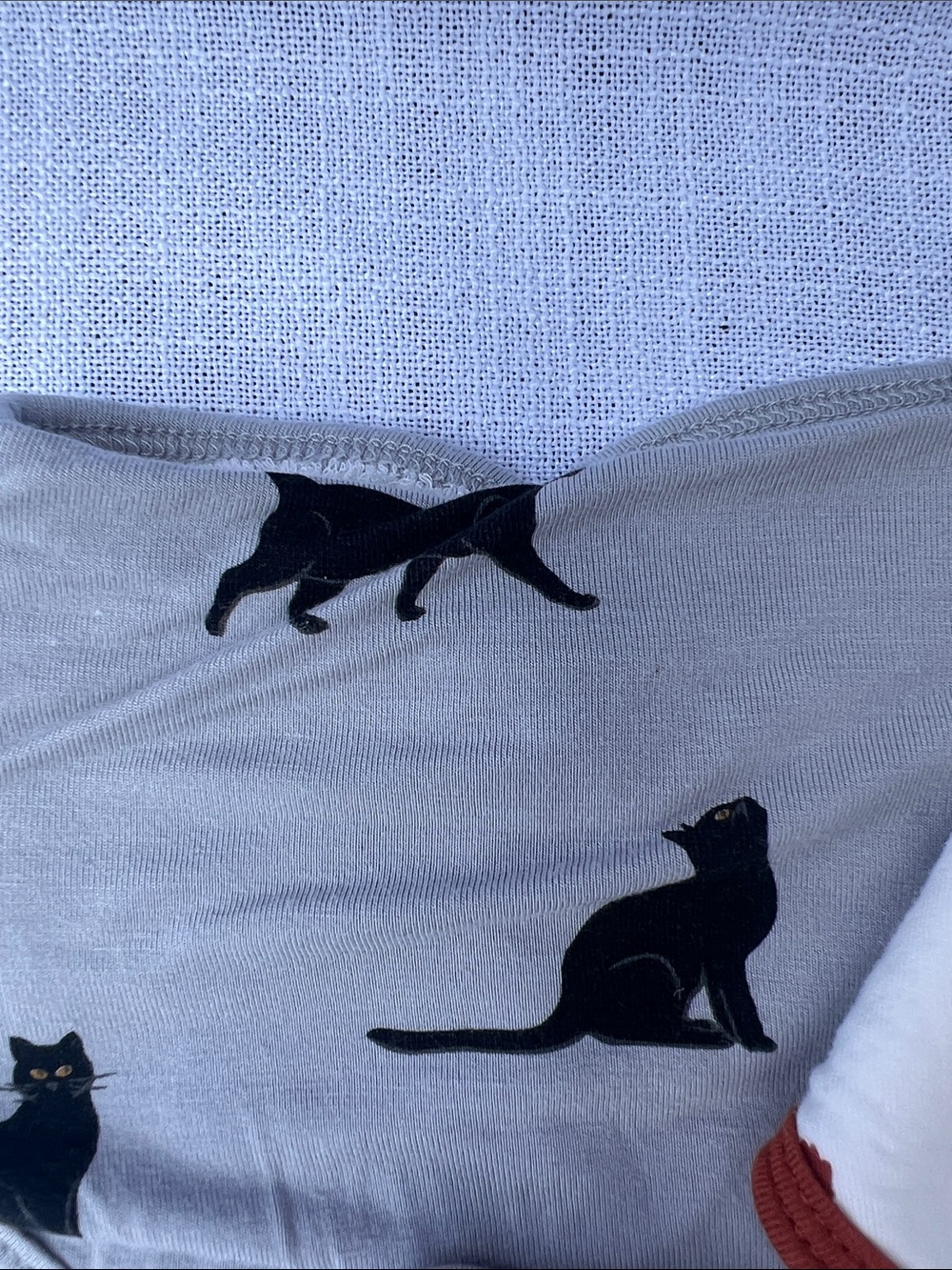 Kyte Baby Bandana Bib Set - Black Cats, Chickens, Beige Tie Dye & Slate Blue - Picture 5 of 6